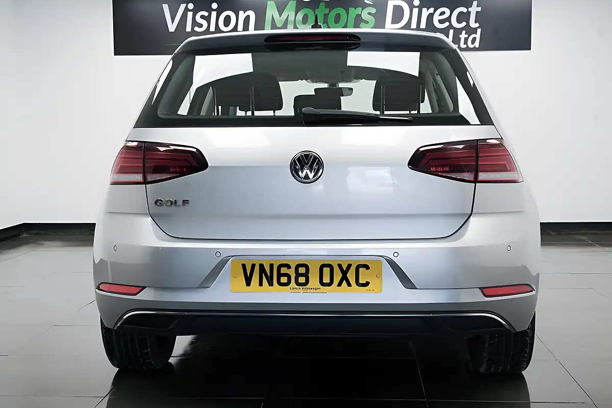 Used 2018 Volkswagen Golf Se Nav Silver - Interior and Exterior details 3