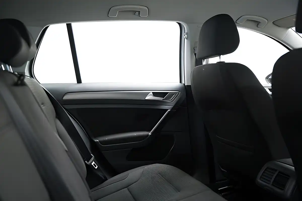 Used 2018 Volkswagen Golf Se Nav Silver - Interior and Exterior details 8