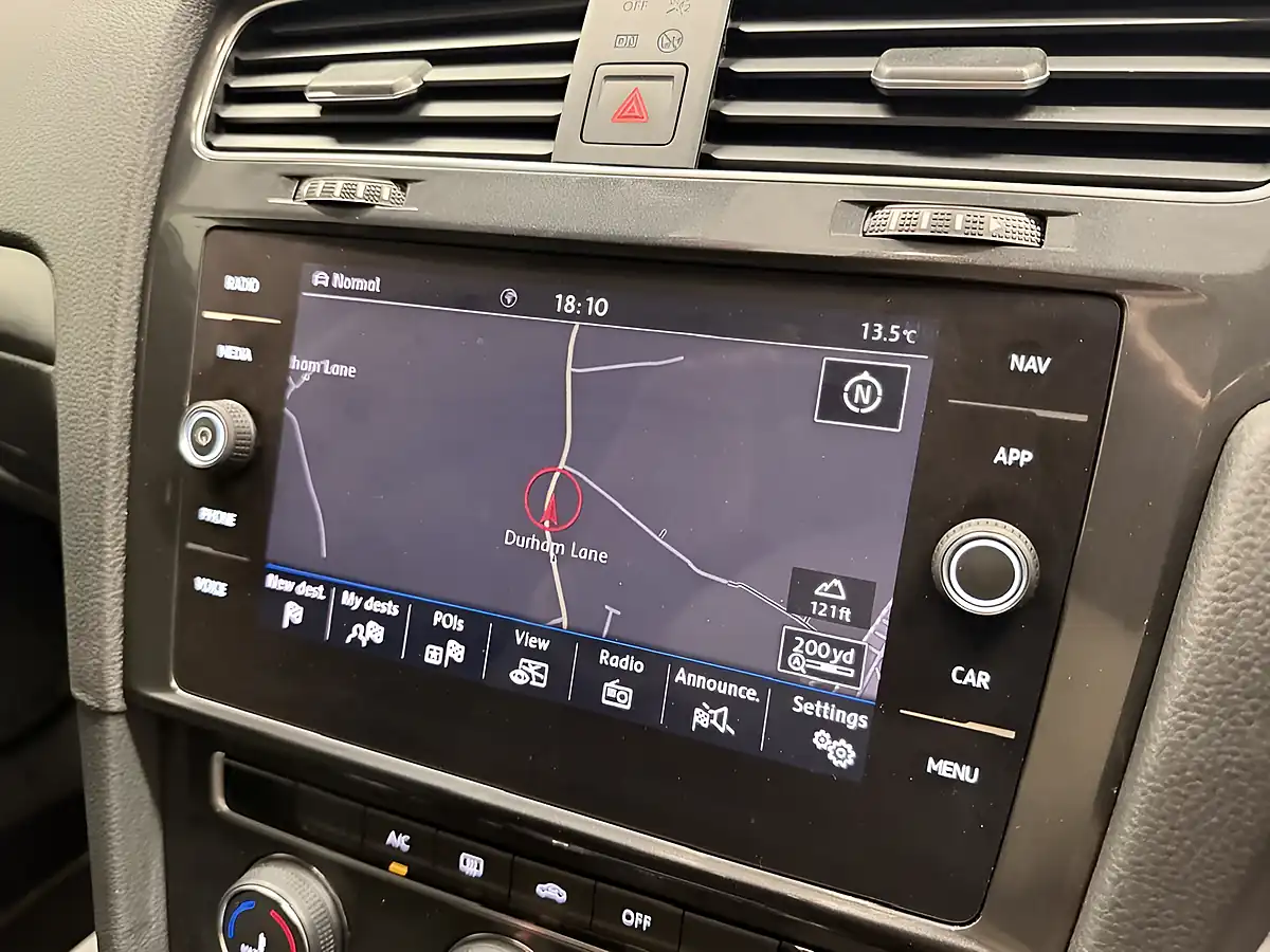 Used 2018 Volkswagen Golf Se Nav Silver - Interior and Exterior details 16