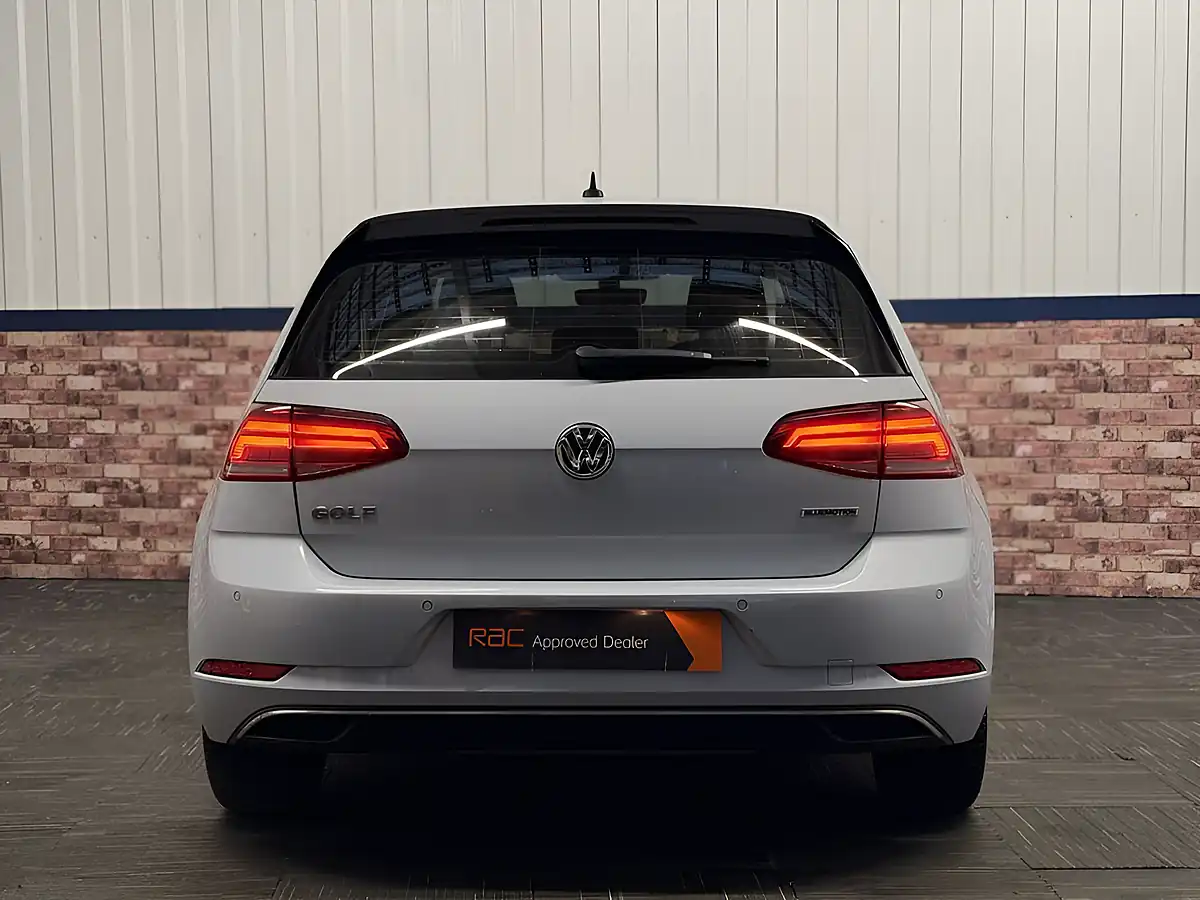 Used 2018 Volkswagen Golf Se Nav Silver - Interior and Exterior details 4