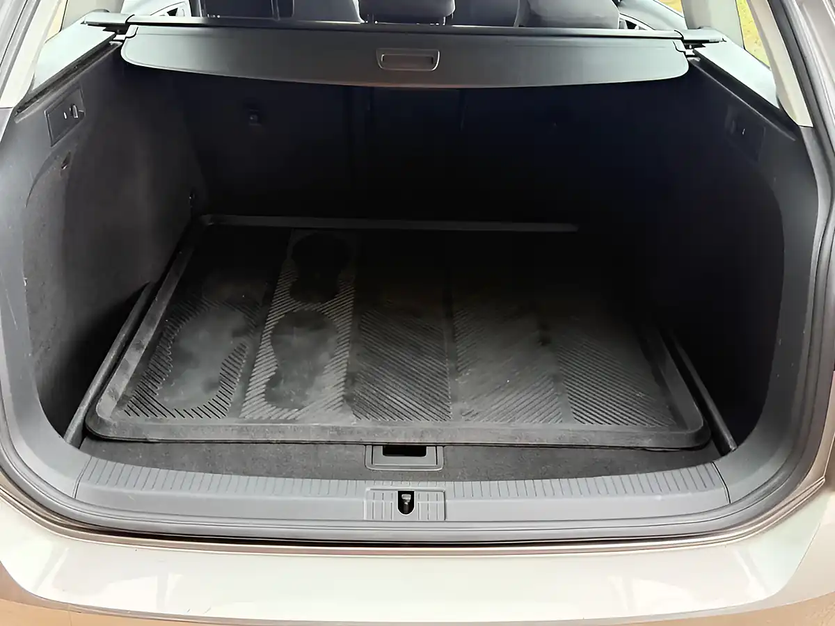 Used 2018 Volkswagen Golf Se Nav Tungsten Silver - Interior and Exterior details 15
