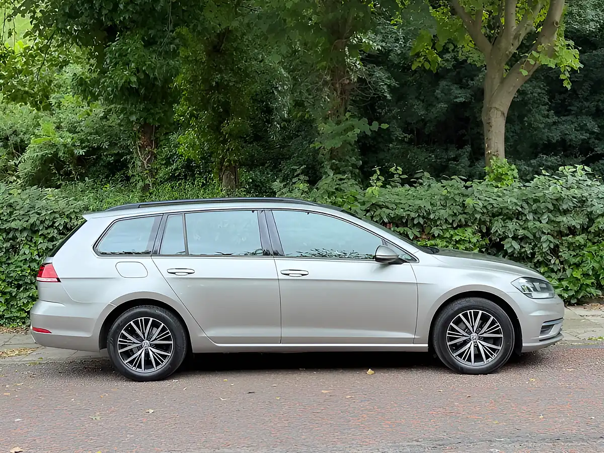 Used 2018 Volkswagen Golf Se Nav Tungsten Silver - Interior and Exterior details 3