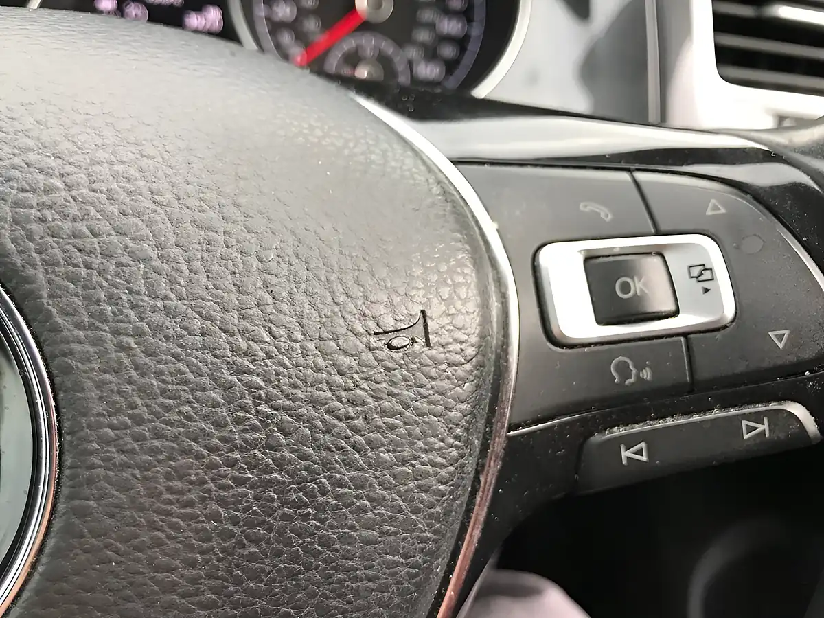 Used 2018 Volkswagen Golf Se Nav Urano Grey - Interior and Exterior details 17