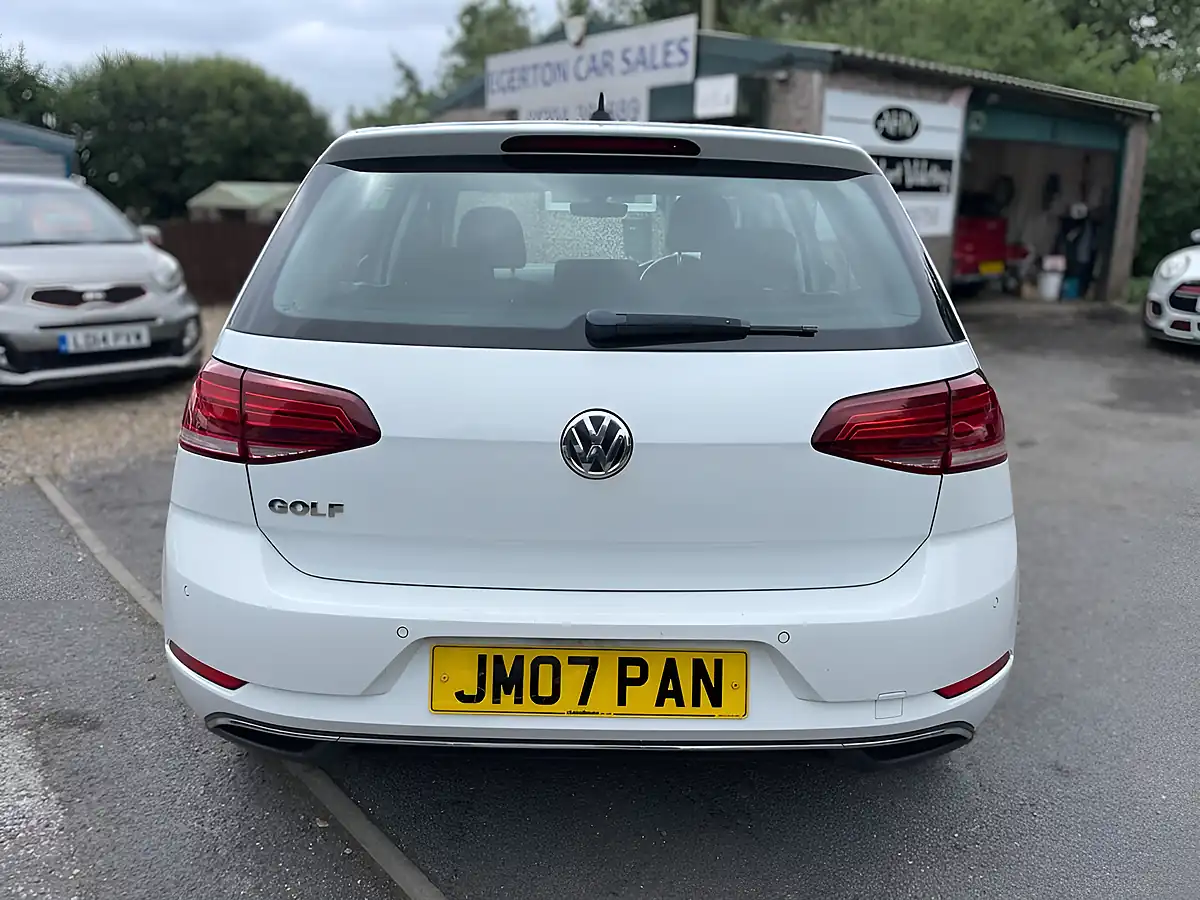 Used 2018 Volkswagen Golf Se Nav White - Interior and Exterior details 10