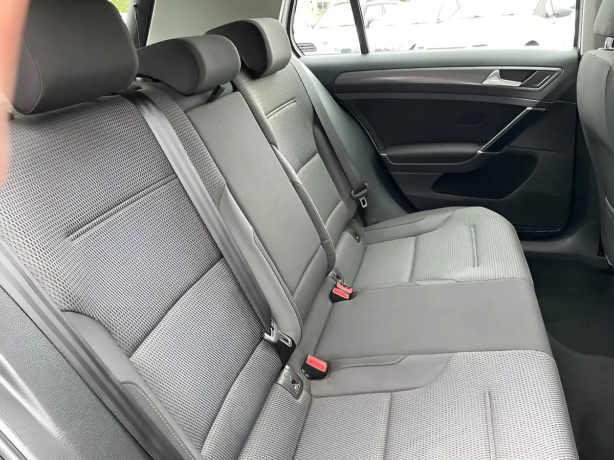 Used 2018 Volkswagen Golf Se Nav White - Interior and Exterior details 13