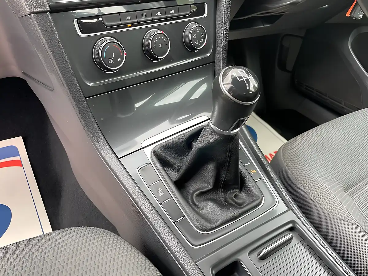 Used 2018 Volkswagen Golf Se Nav White - Interior and Exterior details 16