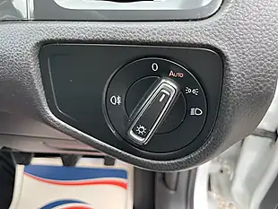 Used 2018 Volkswagen Golf Se Nav White - Interior and Exterior details 18