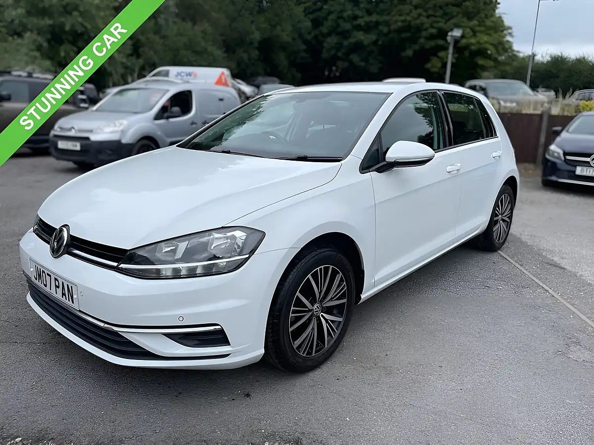 Used 2018 Volkswagen Golf Se Nav White - Interior and Exterior details 4