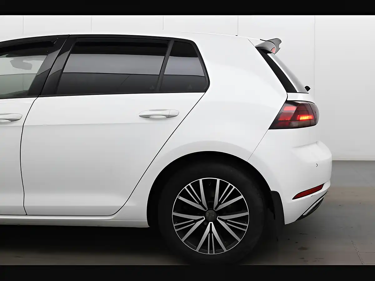 Used 2018 Volkswagen Golf Se Nav White - Interior and Exterior details 10