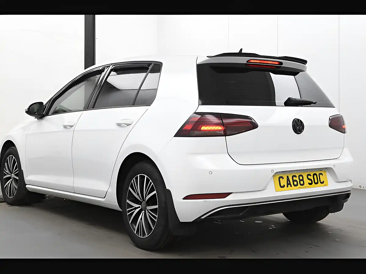 Used 2018 Volkswagen Golf Se Nav White - Interior and Exterior details 12