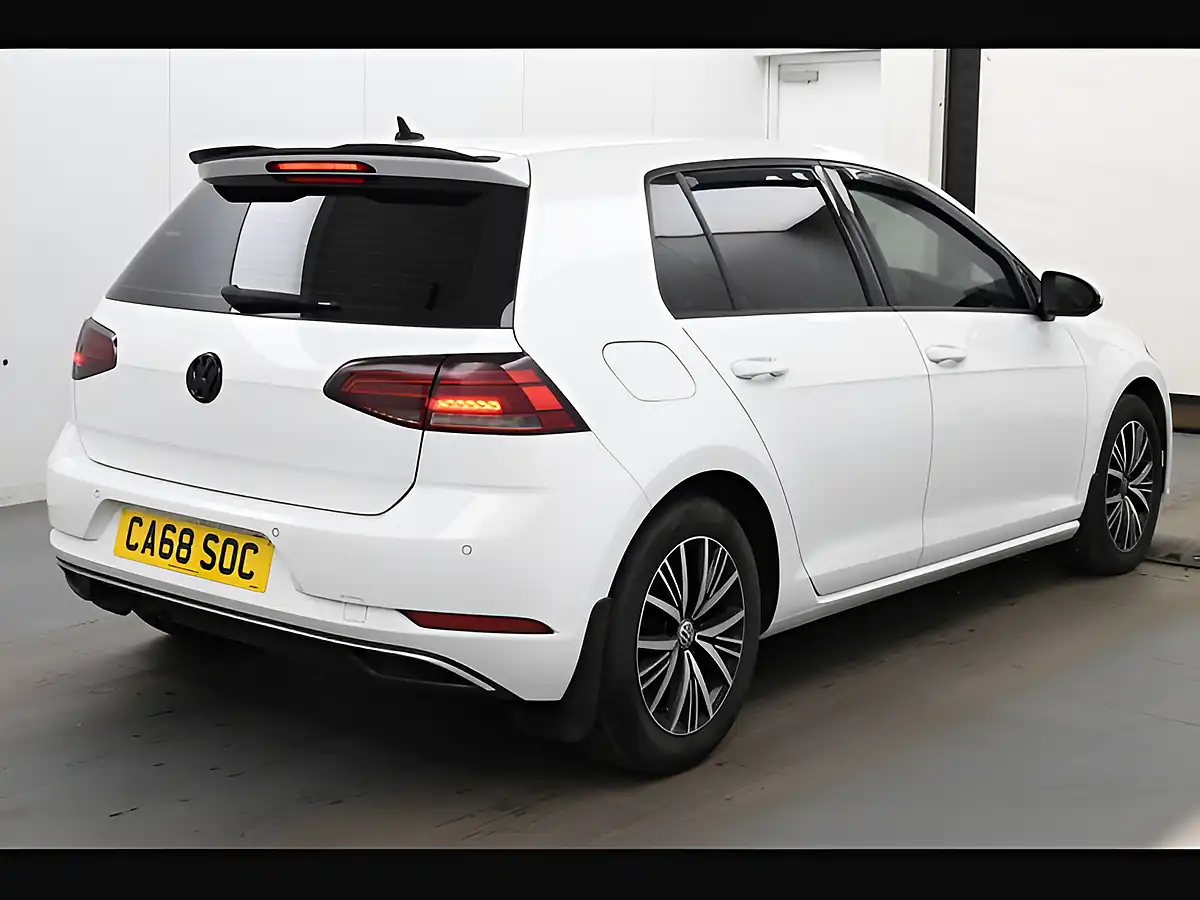 Used 2018 Volkswagen Golf Se Nav White - Interior and Exterior details 15