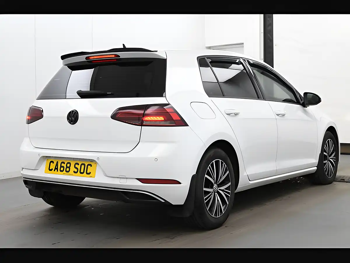 Used 2018 Volkswagen Golf Se Nav White - Interior and Exterior details 16