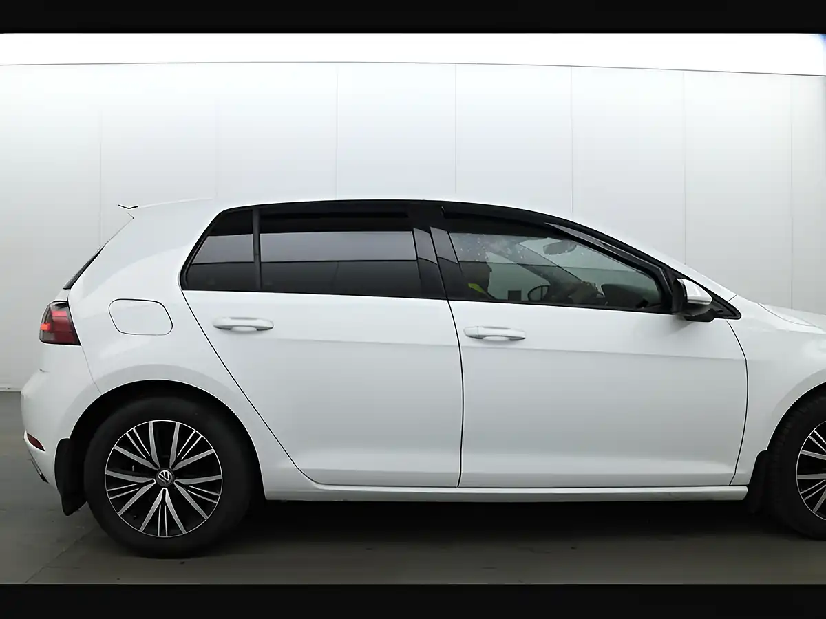 Used 2018 Volkswagen Golf Se Nav White - Interior and Exterior details 17