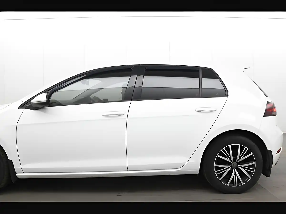 Used 2018 Volkswagen Golf Se Nav White - Interior and Exterior details 9