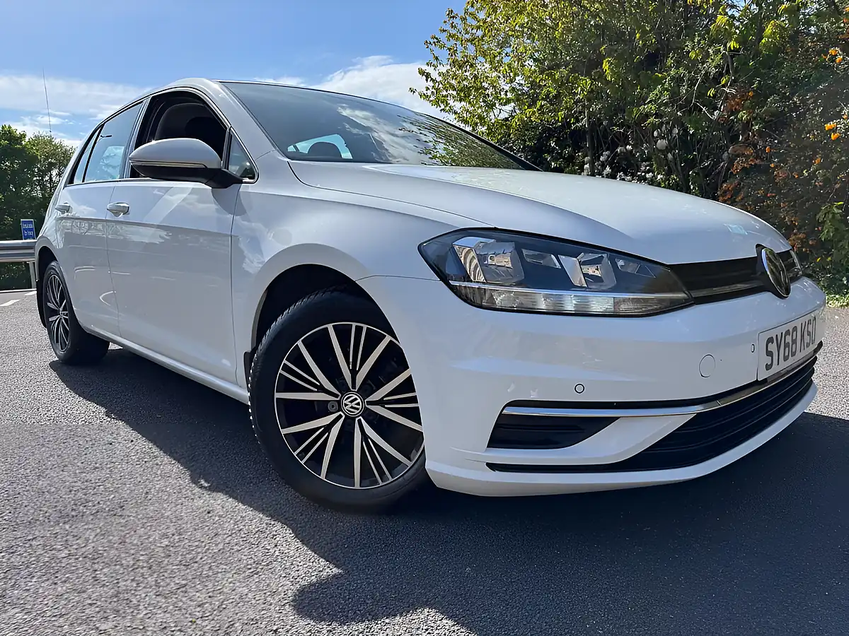Used 2018 Volkswagen Golf Se Nav White - Front View