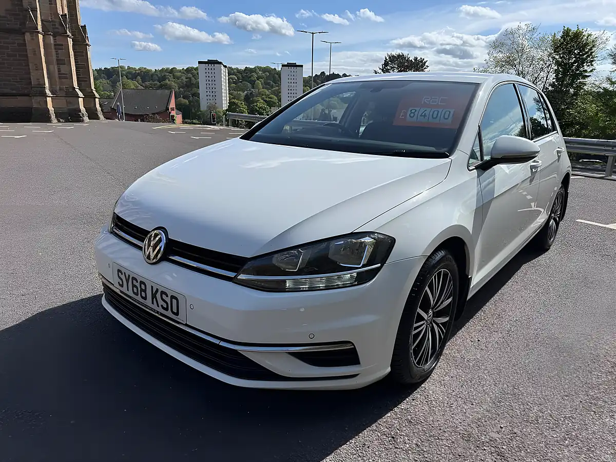 Used 2018 Volkswagen Golf Se Nav White - Interior and Exterior details 3