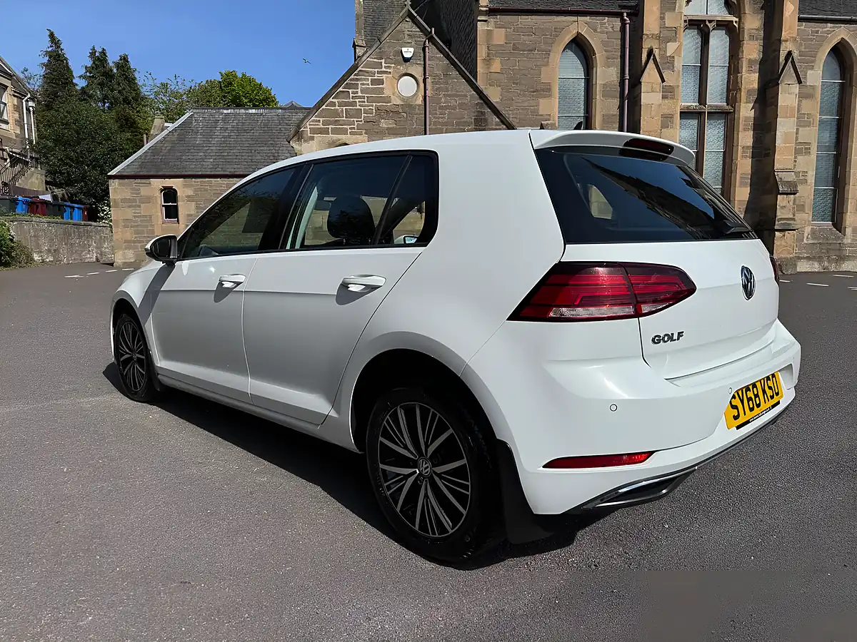 Used 2018 Volkswagen Golf Se Nav White - Interior and Exterior details 5