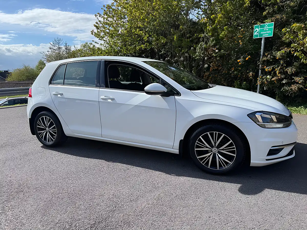 Used 2018 Volkswagen Golf Se Nav White - Interior and Exterior details 6