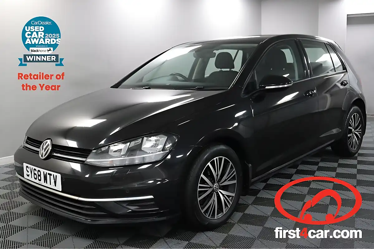 Used 2018 Volkswagen Golf Se Navigation Black - Front View