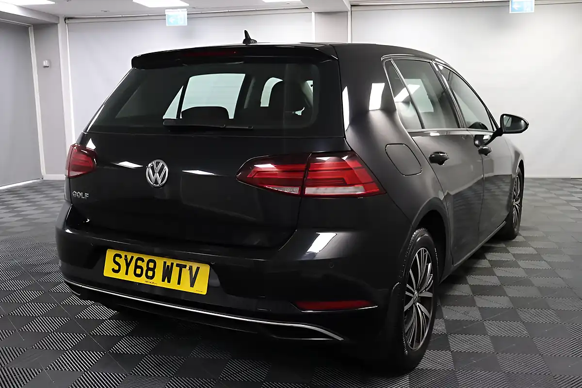 Used 2018 Volkswagen Golf Se Navigation Black - Interior and Exterior details 10