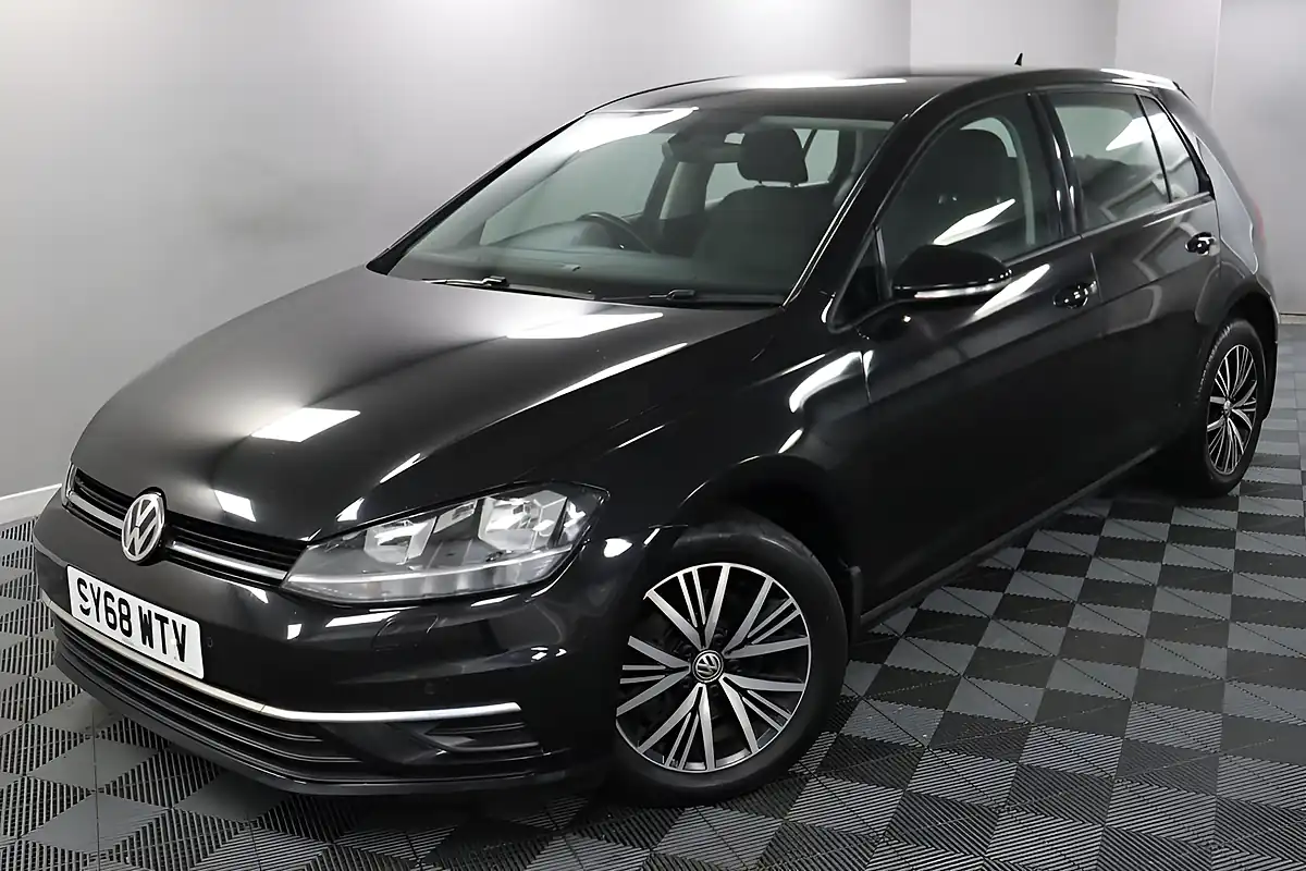 Used 2018 Volkswagen Golf Se Navigation Black - Interior and Exterior details 19