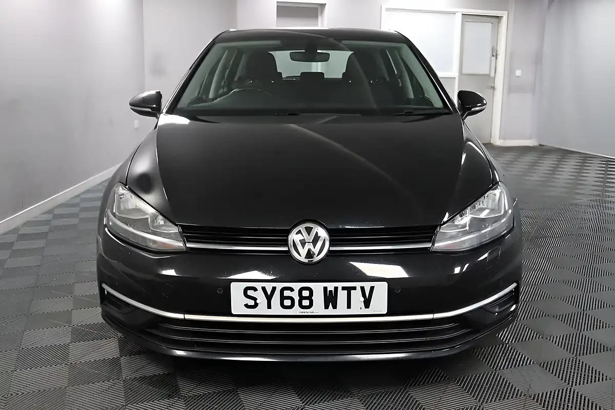 Used 2018 Volkswagen Golf Se Navigation Black - Interior and Exterior details 2