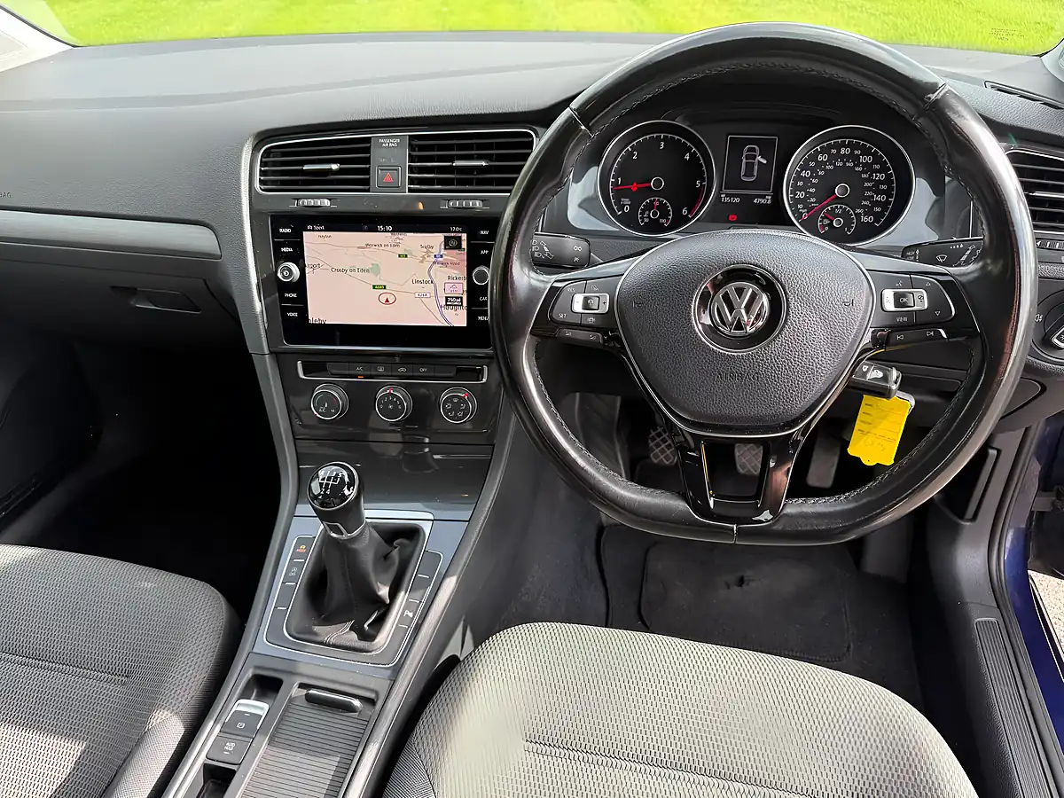 Used 2018 Volkswagen Golf Se Navigation Blue - Interior and Exterior details 10