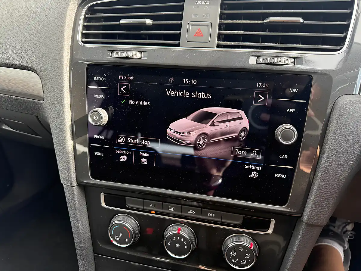 Used 2018 Volkswagen Golf Se Navigation Blue - Interior and Exterior details 13