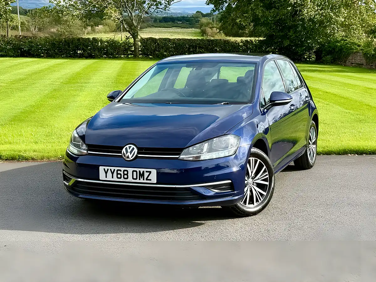 Used 2018 Volkswagen Golf Se Navigation Blue - Interior and Exterior details 3