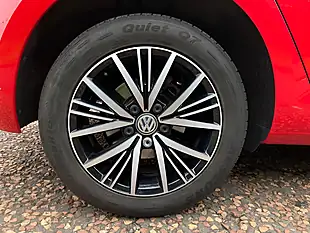 Used 2018 Volkswagen Golf Se Red - Interior and Exterior details 10