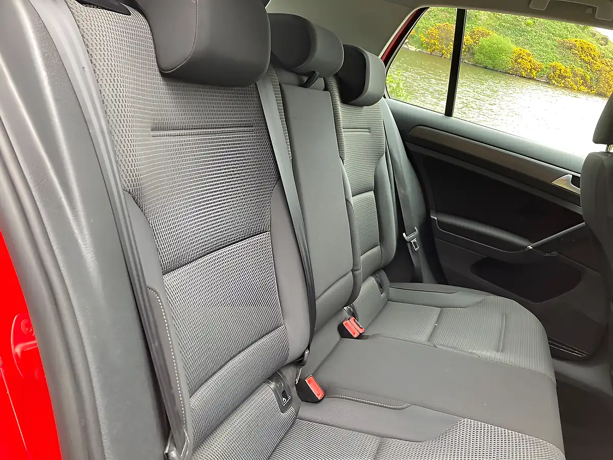 Used 2018 Volkswagen Golf Se Red - Interior and Exterior details 11