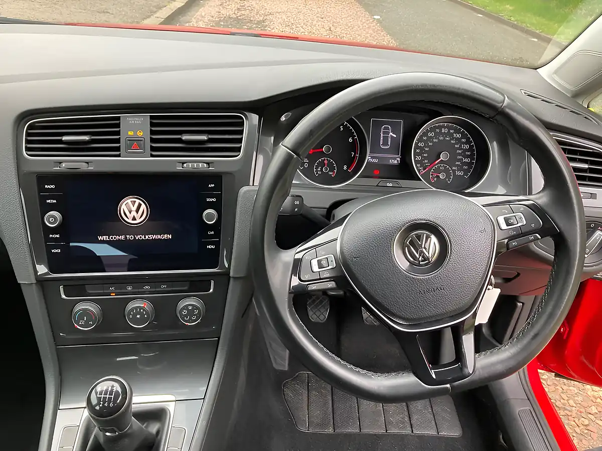 Used 2018 Volkswagen Golf Se Red - Interior and Exterior details 15