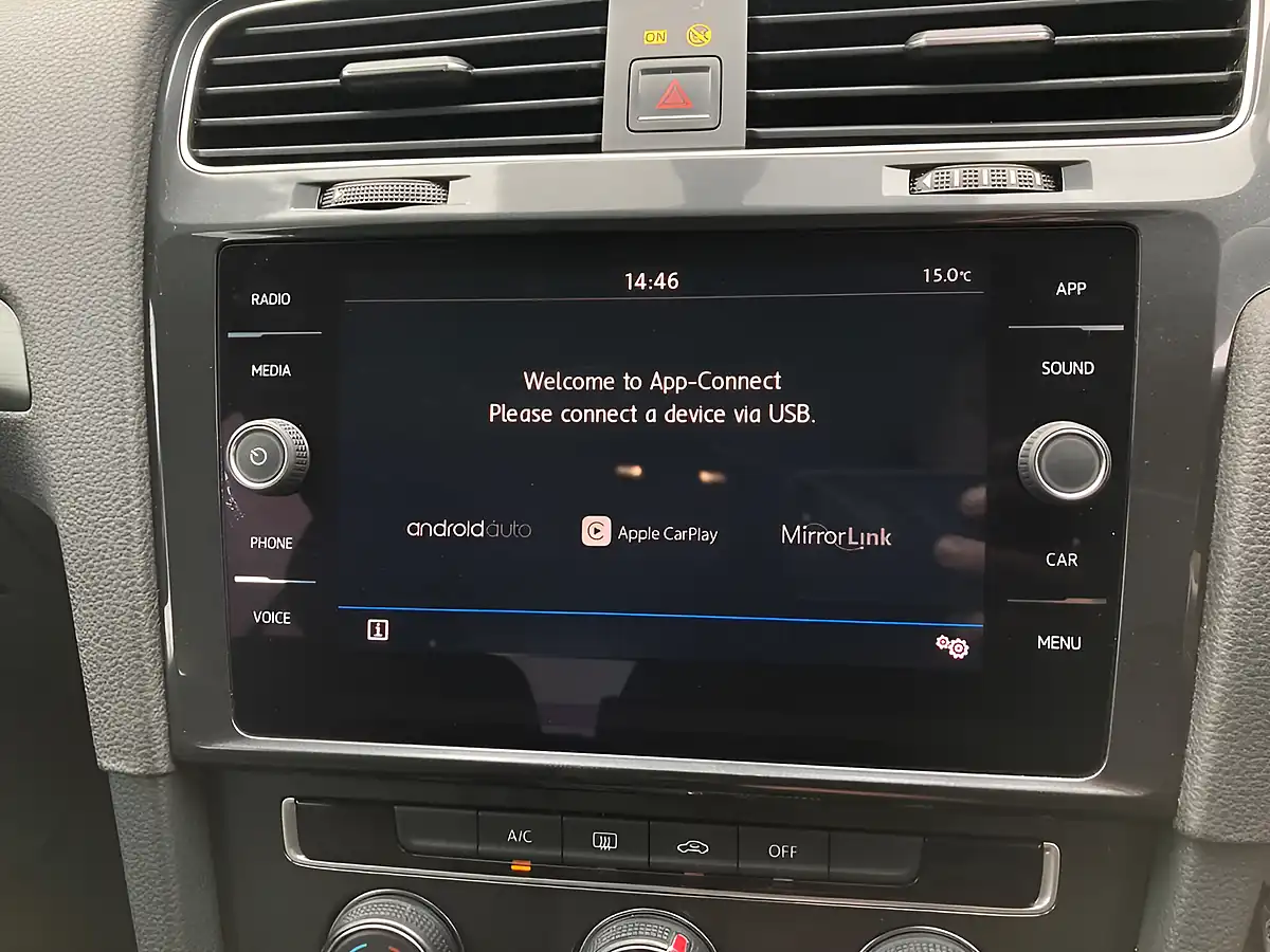 Used 2018 Volkswagen Golf Se Red - Interior and Exterior details 19
