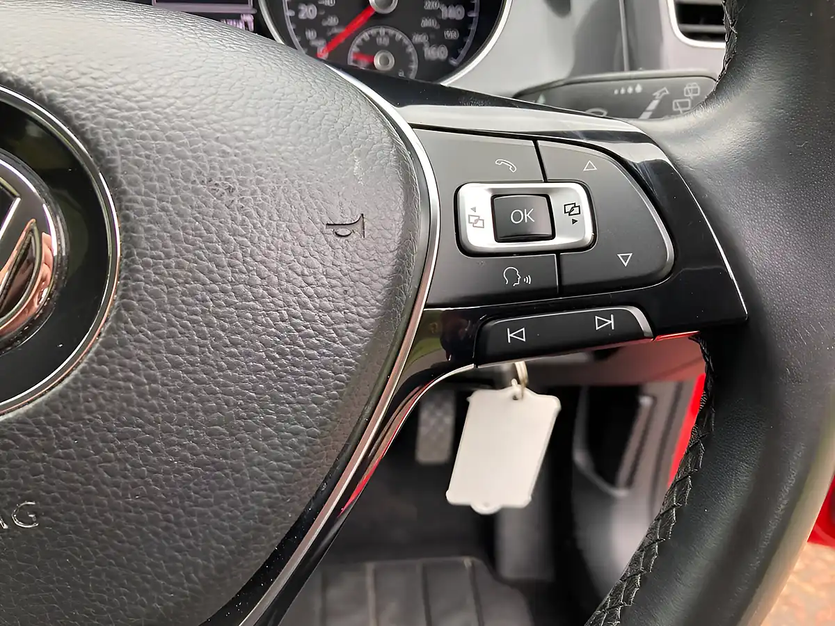Used 2018 Volkswagen Golf Se Red - Interior and Exterior details 20