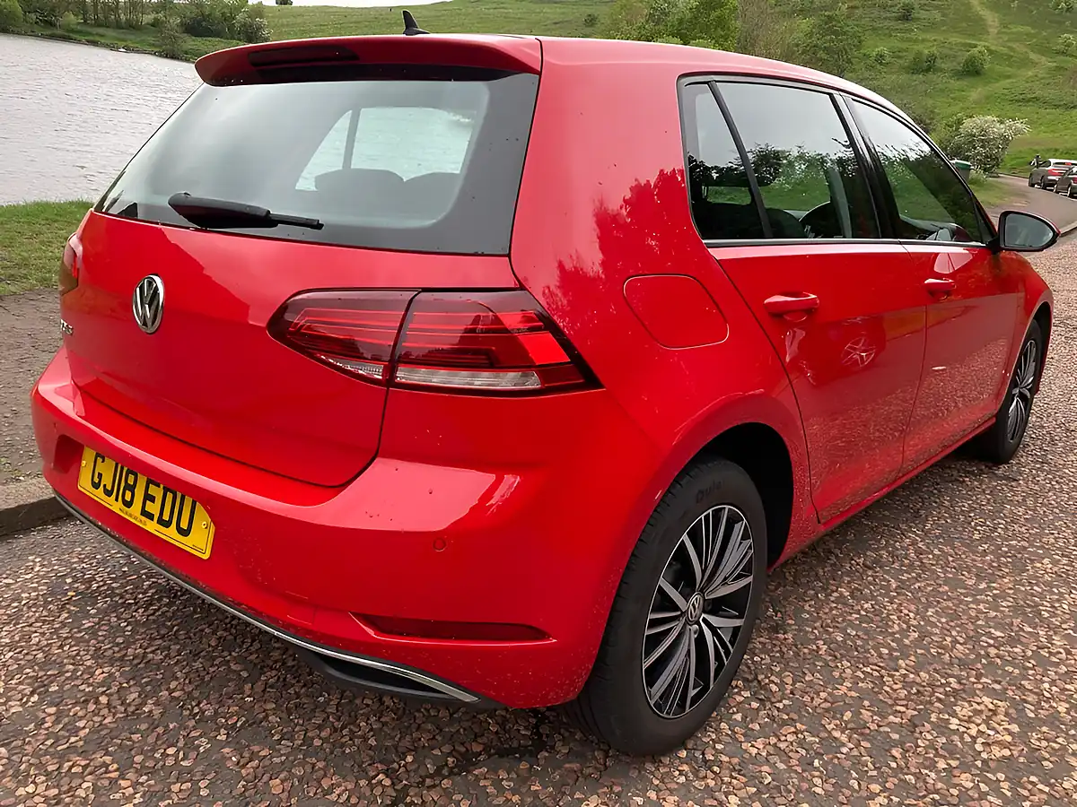 Used 2018 Volkswagen Golf Se Red - Interior and Exterior details 3