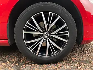 Used 2018 Volkswagen Golf Se Red - Interior and Exterior details 9