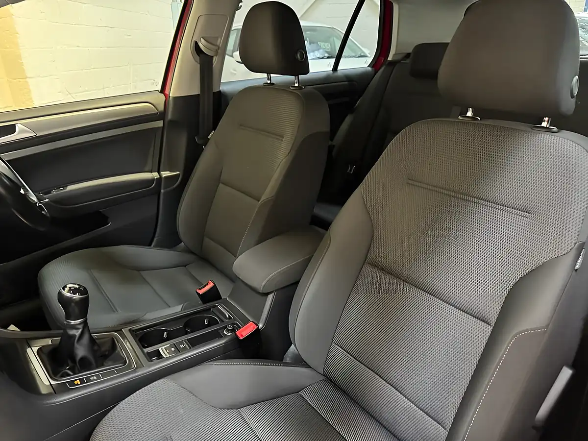 Used 2018 Volkswagen Golf Se Red - Interior and Exterior details 14