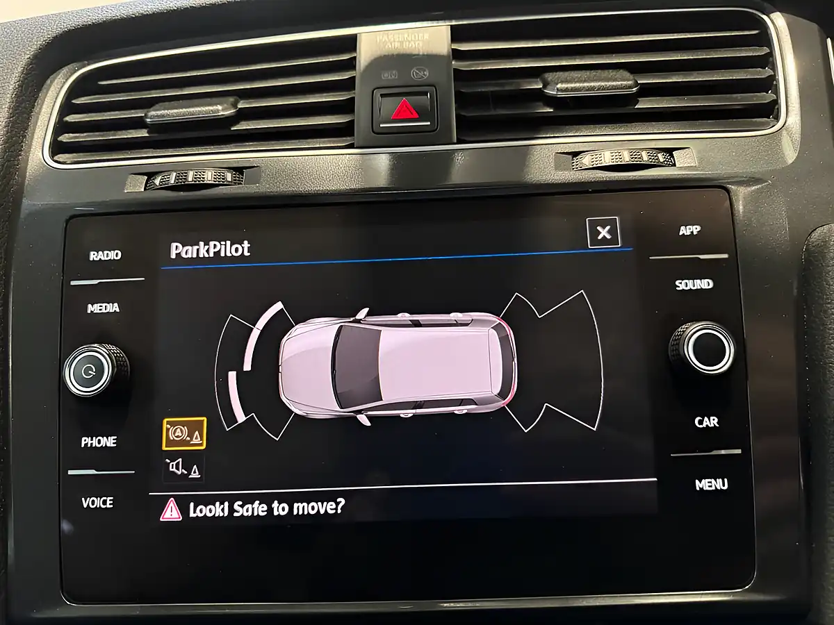 Used 2018 Volkswagen Golf Se Red - Interior and Exterior details 19