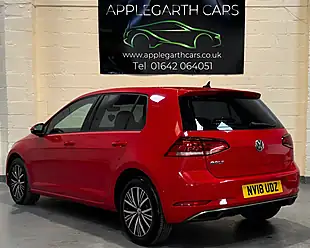 Used 2018 Volkswagen Golf Se Red - Interior and Exterior details 7
