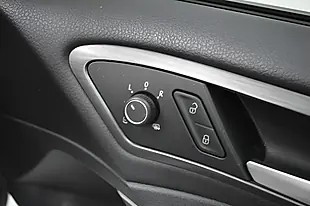 Used 2018 Volkswagen Golf Se White - Interior and Exterior details 16