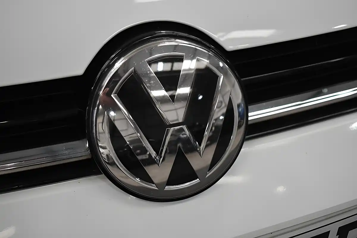 Used 2018 Volkswagen Golf Se White - Interior and Exterior details 17