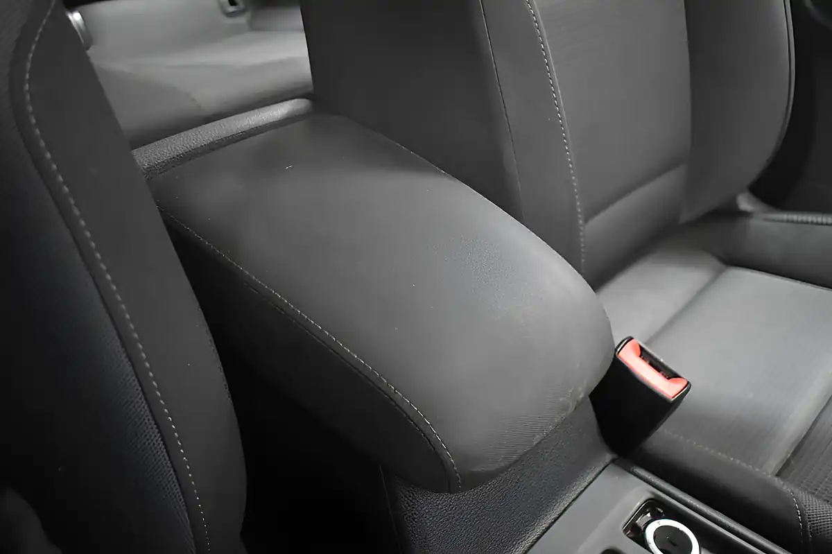 Used 2018 Volkswagen Golf Se White - Interior and Exterior details 20