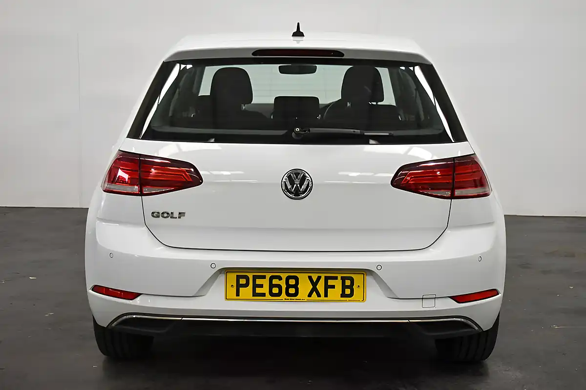 Used 2018 Volkswagen Golf Se White - Interior and Exterior details 8