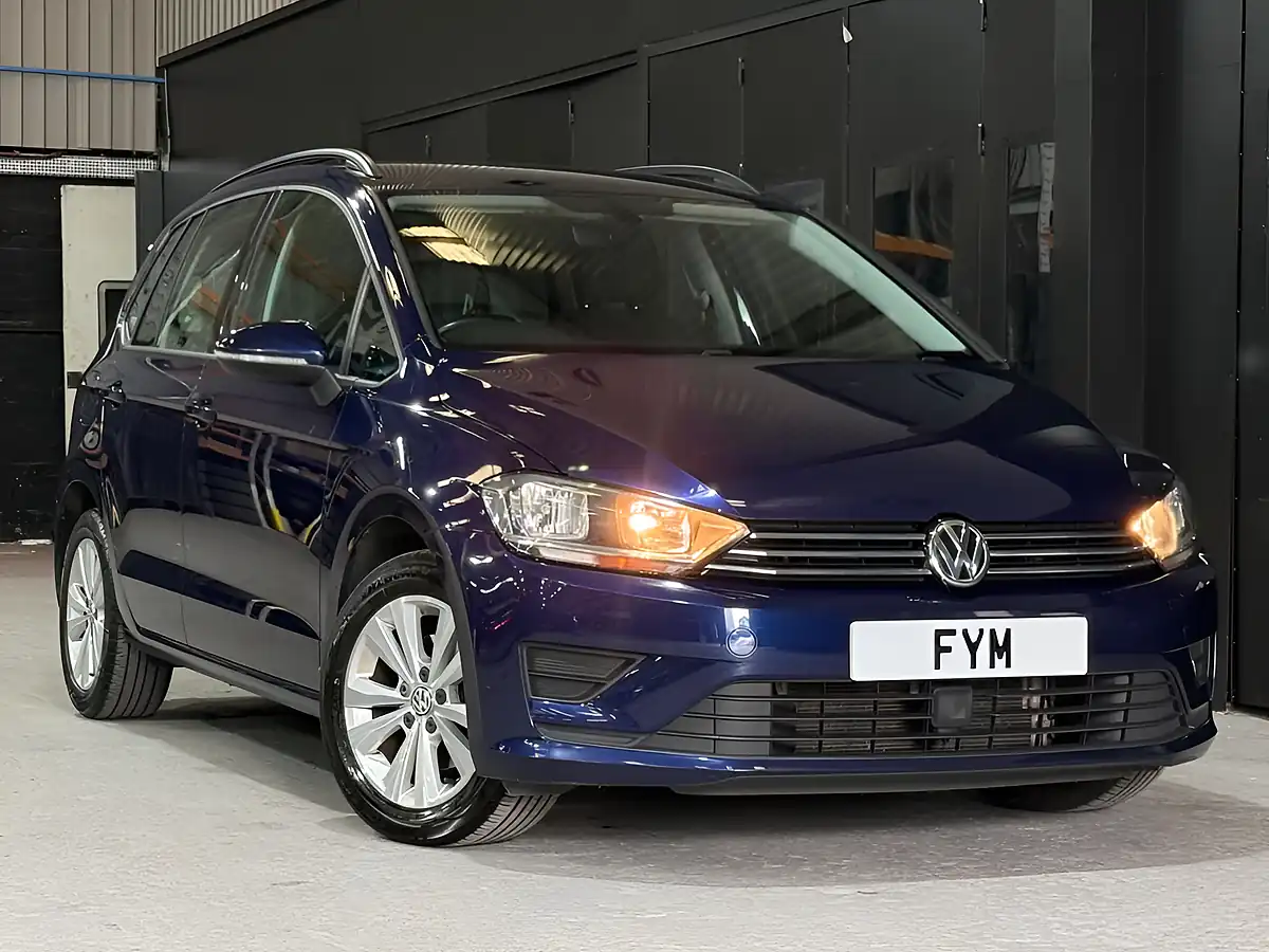 Used 2018 Volkswagen Golf Sv Se Blue - Interior and Exterior details 3