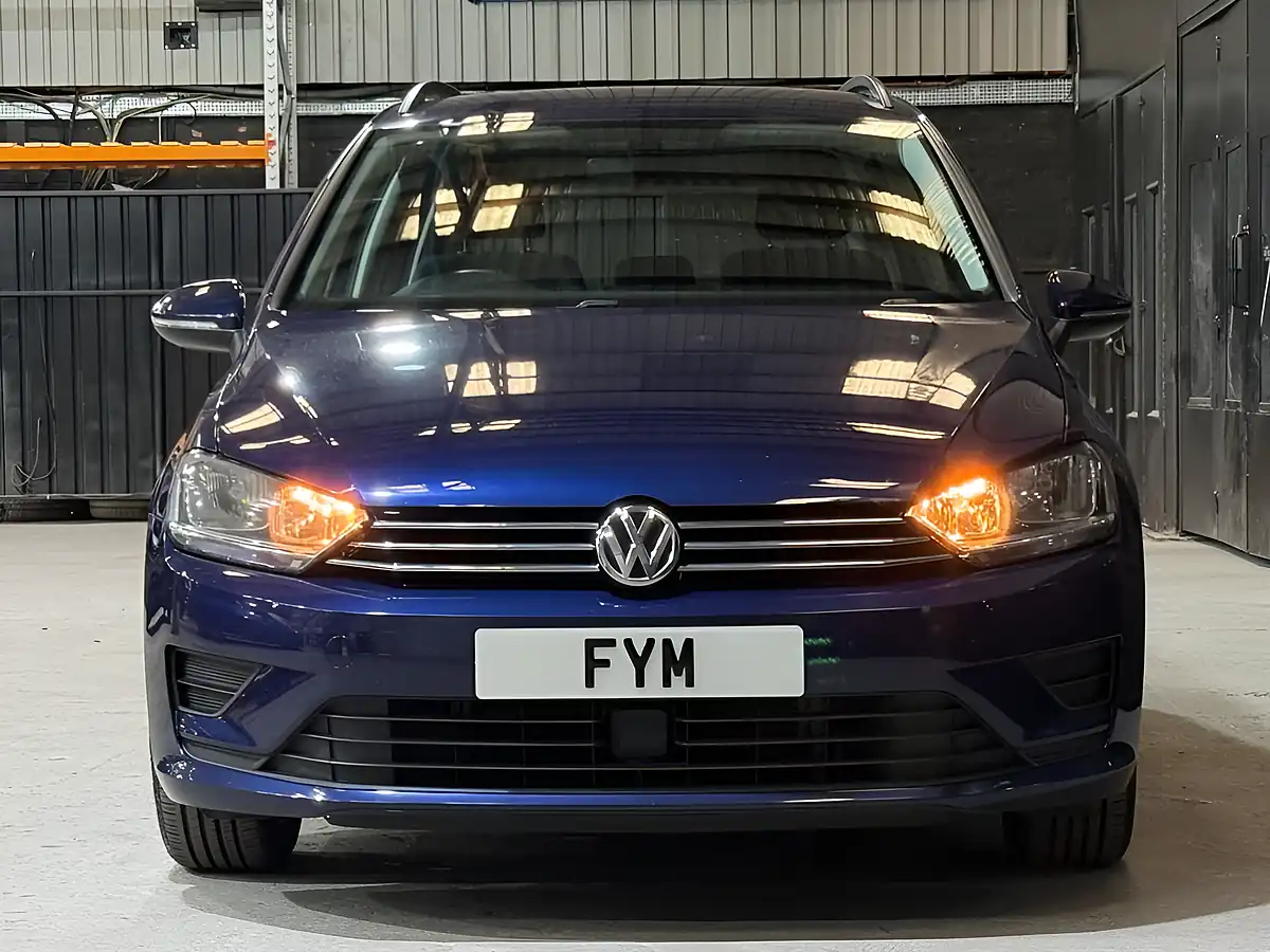 Used 2018 Volkswagen Golf Sv Se Blue - Interior and Exterior details 6