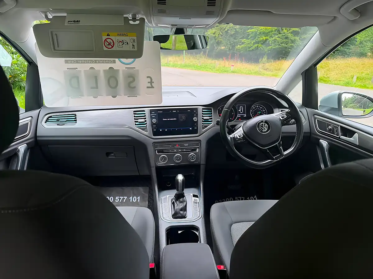 Used 2018 Volkswagen Golf Sv Se Nav Silver - Interior and Exterior details 10