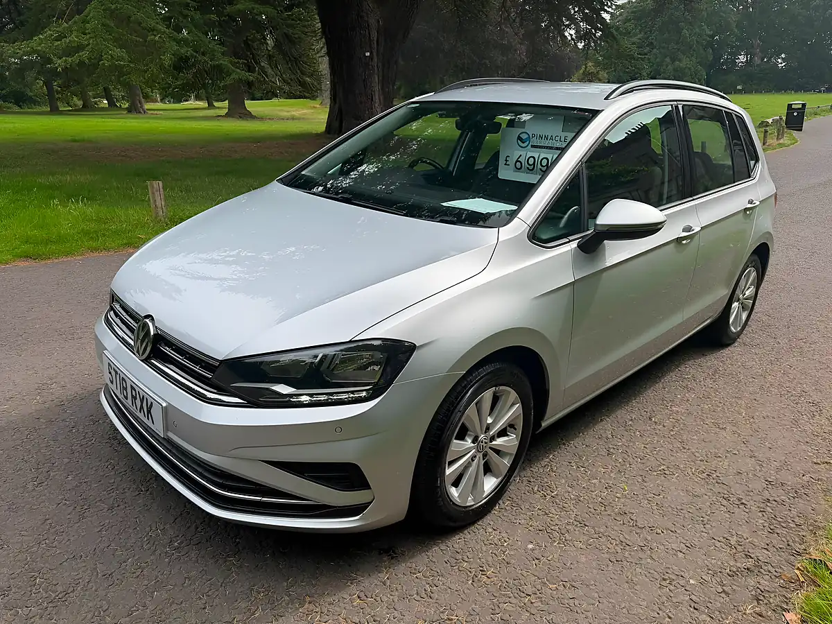 Used 2018 Volkswagen Golf Sv Se Nav Silver - Interior and Exterior details 3