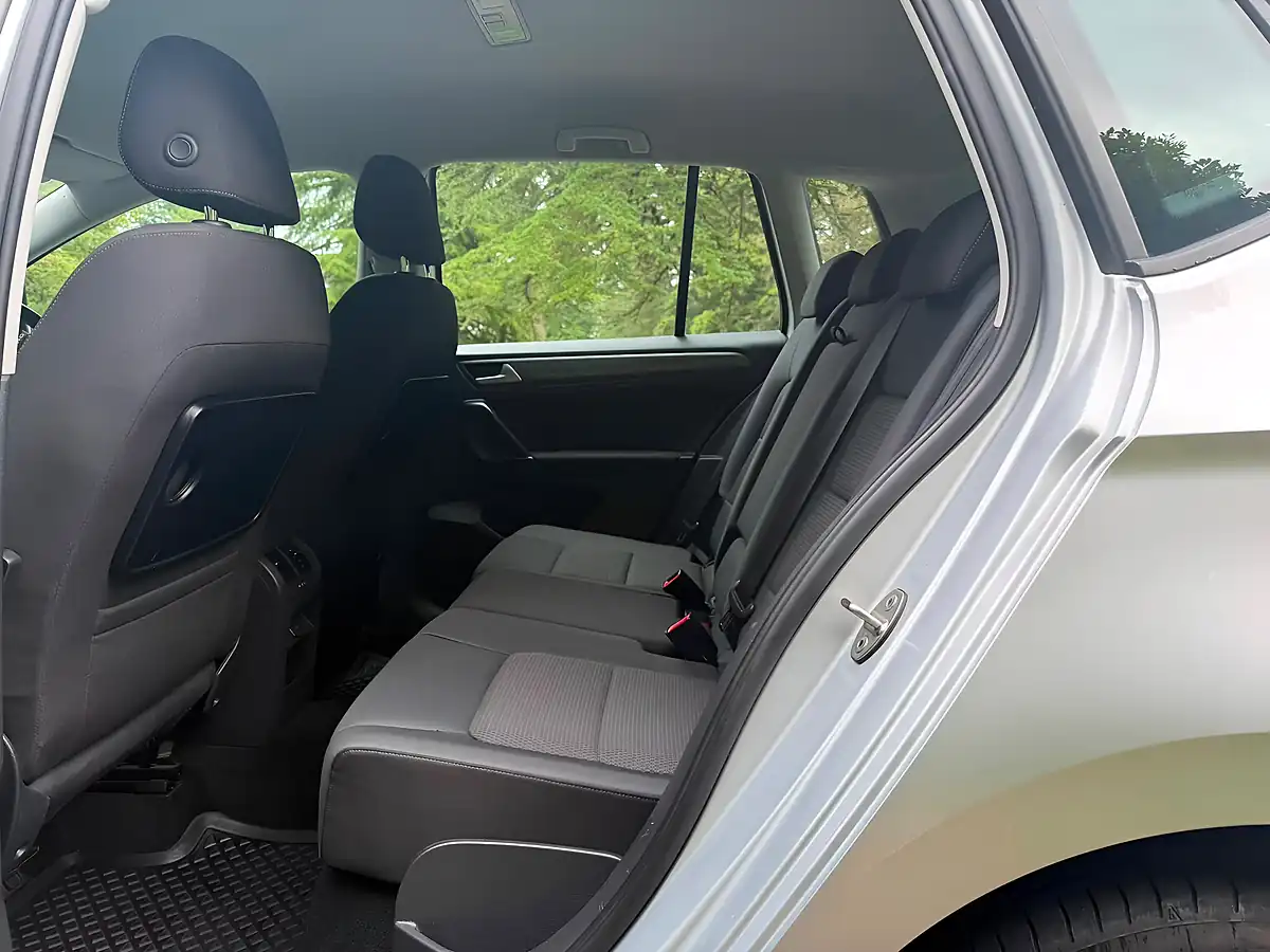 Used 2018 Volkswagen Golf Sv Se Nav Silver - Interior and Exterior details 9