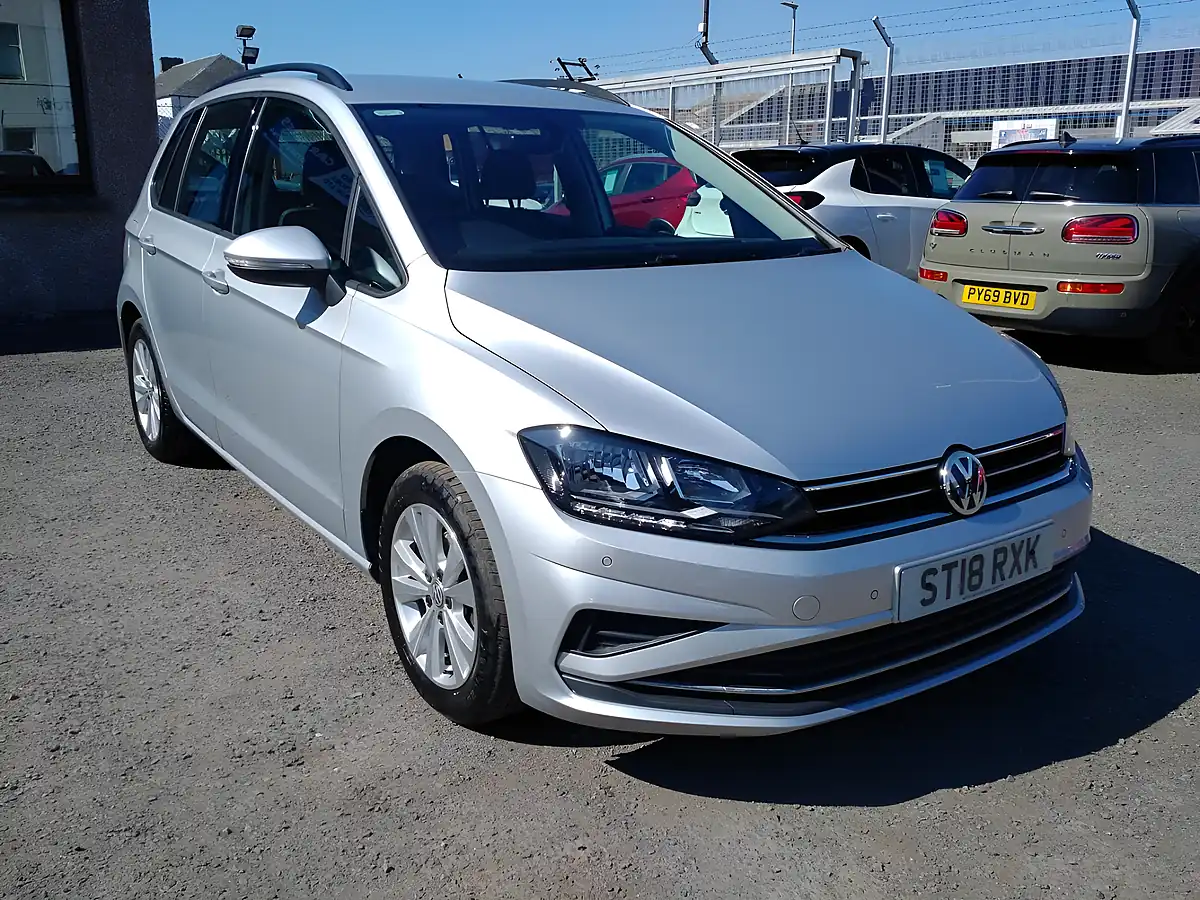 Used 2018 Volkswagen Golf Sv Se Nav Silver - Interior and Exterior details 9