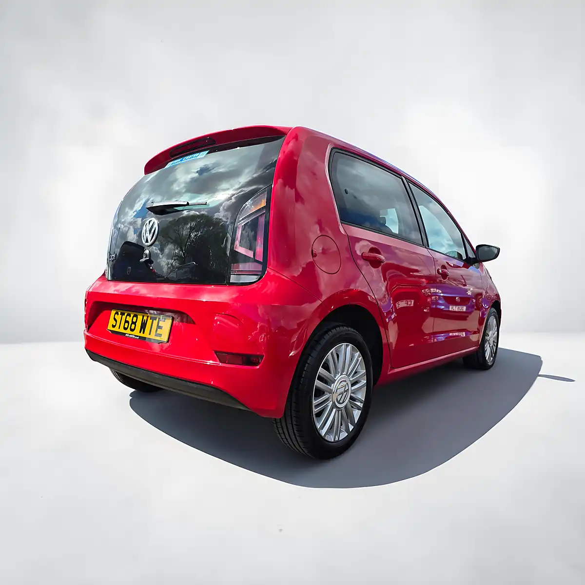 Used 2018 Volkswagen Move Up! Flame Red - Interior and Exterior details 10